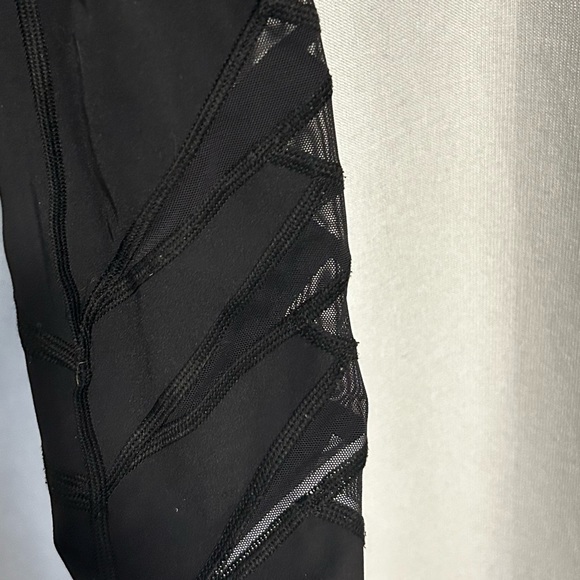 Lululemon Motionful 7/8 Tight 25" in black - Picture 6 of 7